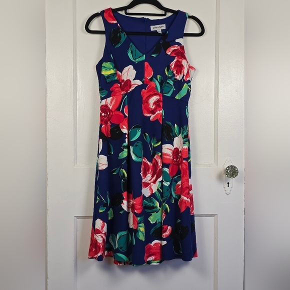 Shelby & Palmer Dresses & Skirts - Shelby & Palmer Fit and Flare Dress Size 6